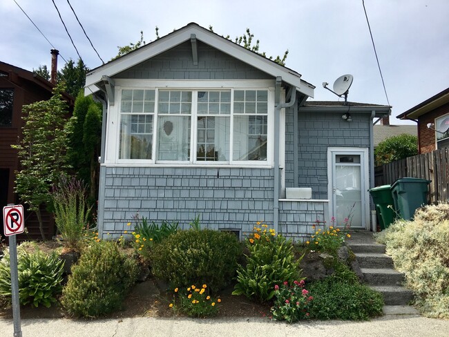 4125 Francis Ave N in Seattle, WA - Building Photo - Building Photo