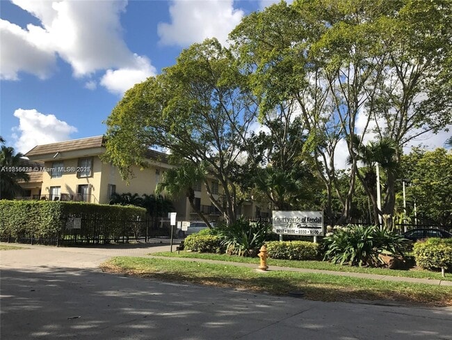 8500 SW 109th Ave in Miami, FL - Building Photo - Building Photo