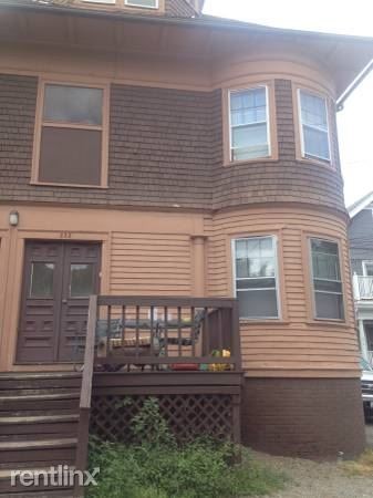 232 Brown St in Providence, RI - Building Photo - Building Photo