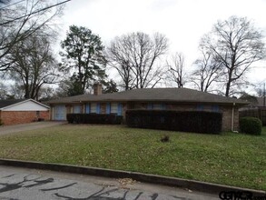 1220 Brookshire Dr photo'