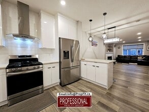 6044 179 Av NW in Edmonton, AB - Building Photo - Building Photo