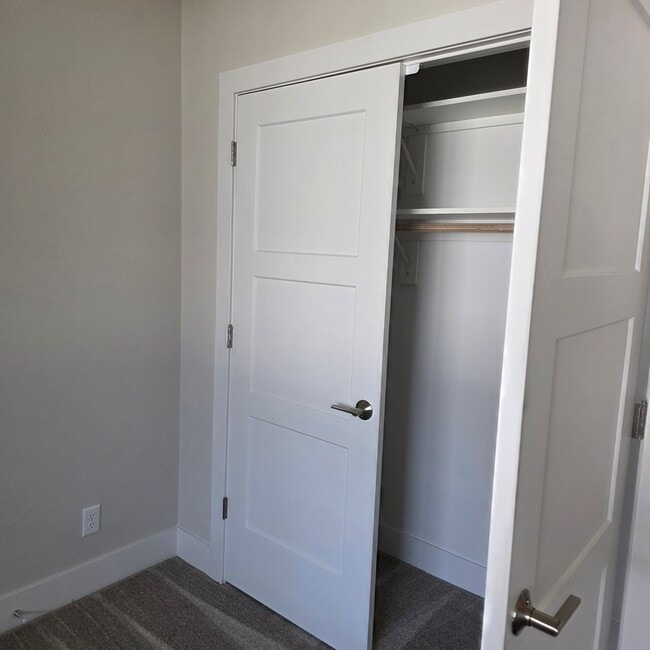 5807 S 94th St in Lincoln, NE - Building Photo - Building Photo