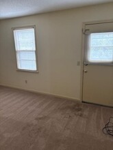1090 N Guignard Dr in Sumter, SC - Building Photo - Building Photo