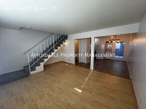 260 Sunset Blvd in Hayward, CA - Building Photo - Building Photo