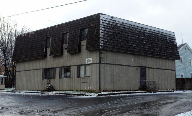 Crown Hill Apartments in Syracuse, NY - Foto de edificio - Building Photo