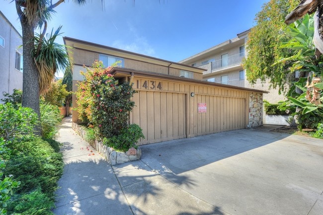15th Street Apartments in Santa Monica, CA - Building Photo - Building Photo