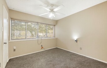 19330 Evening Glen Dr in Tomball, TX - Foto de edificio - Building Photo