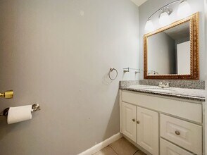 1679 Litchfield Turnpike in Woodbridge, CT - Building Photo - Building Photo