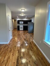 38 Columbia St, Unit 3 in Worcester, MA - Building Photo - Building Photo