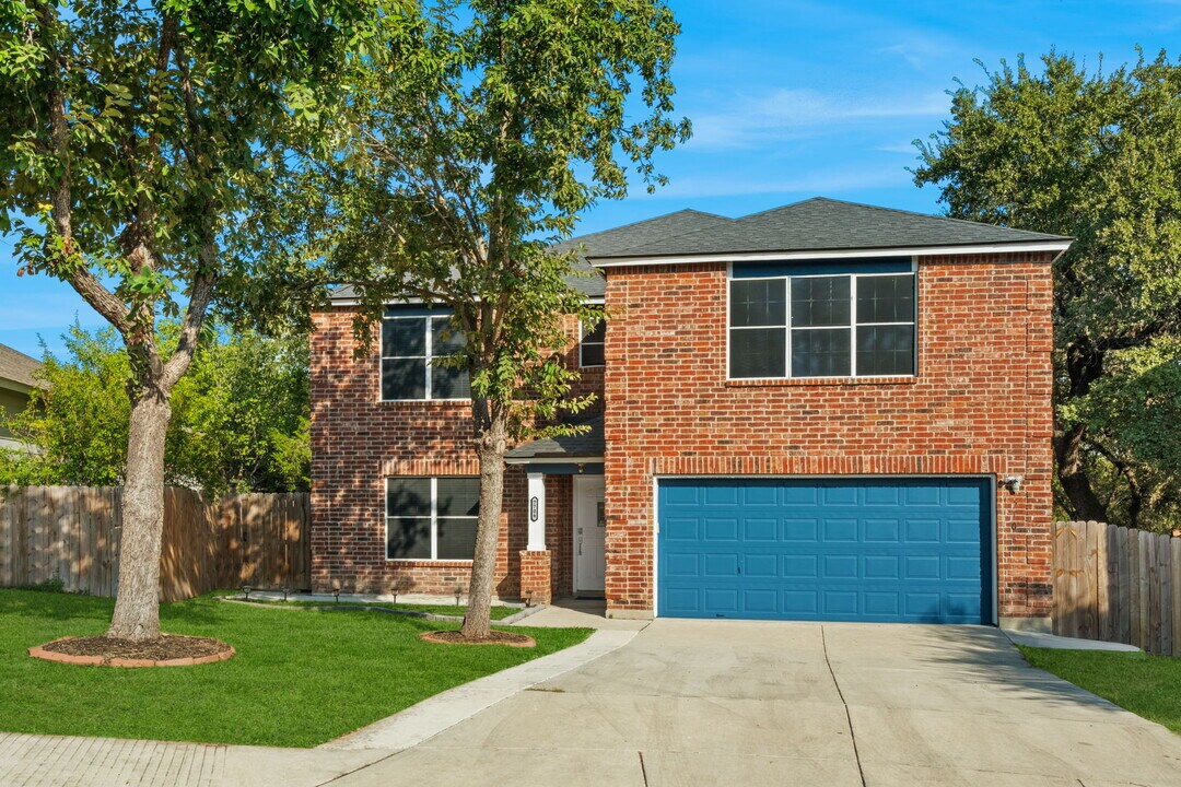 7706 Mainland Woods in San Antonio, TX - Building Photo