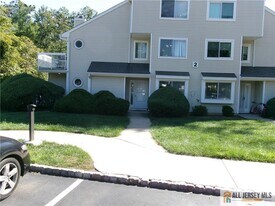 23 Deerberry Ln in Monmouth Junction, NJ - Building Photo