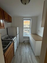 22-77 Steinway St in Astoria, NY - Building Photo - Building Photo