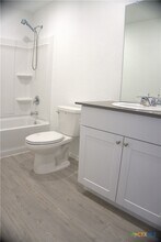 809 Riviera Ct in Seguin, TX - Building Photo - Building Photo