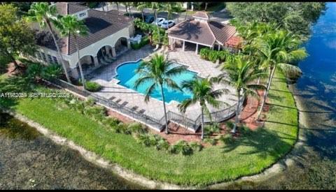 2574 Centergate Dr in Miramar, FL - Building Photo - Building Photo