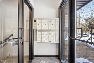 27413 Westown Blvd in Westlake, OH - Building Photo - Building Photo