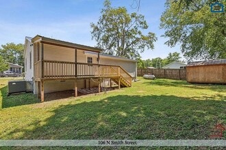 106 N Smith St in McMinnville, TN - Building Photo - Building Photo