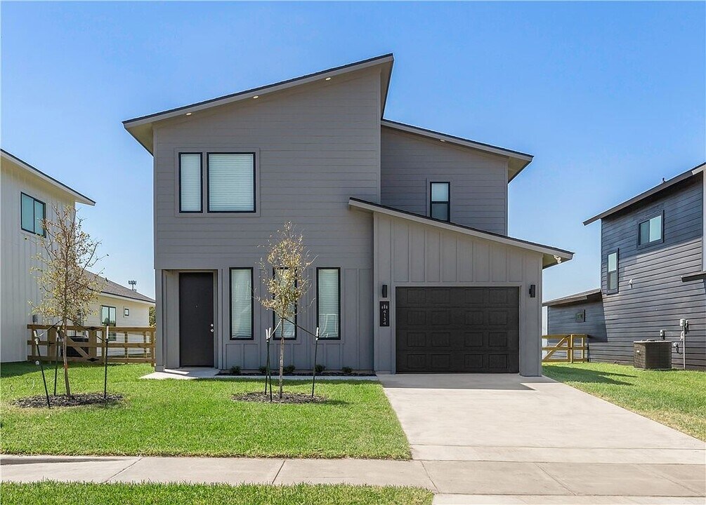 4134 Jeanne Dr in College Station, TX - Building Photo