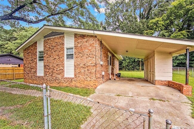 property at 904 Chesterfield Dr