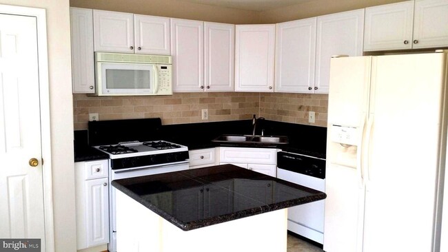 7981 Flager Cir in Manassas, VA - Building Photo - Building Photo