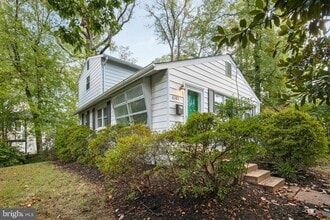 6381 Lakewood Dr in Falls Church, VA - Building Photo - Building Photo