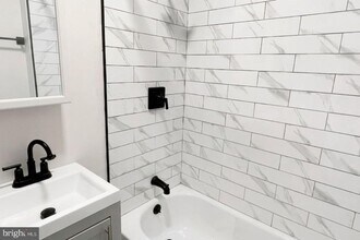 4925 Cedar Ave in Philadelphia, PA - Building Photo - Building Photo