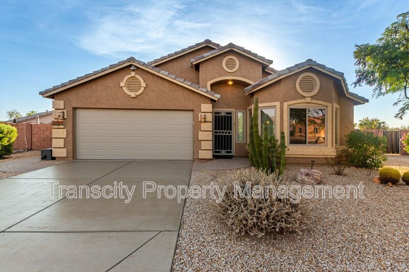 9255 E Shasta Dr in Apache Junction, AZ - Building Photo