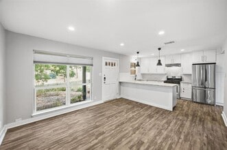 6901 Bryn Mawr Dr in Austin, TX - Building Photo - Building Photo