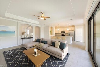 17661 Kinzie Ln in Estero, FL - Foto de edificio - Building Photo