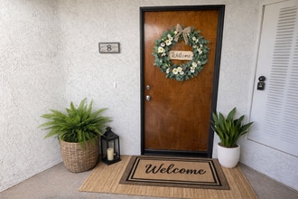 8 Town and Country Rd in Pomona, CA - Building Photo - Building Photo