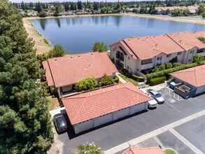 1542 E Alluvial Ave, Unit 128 in Fresno, CA - Building Photo - Building Photo