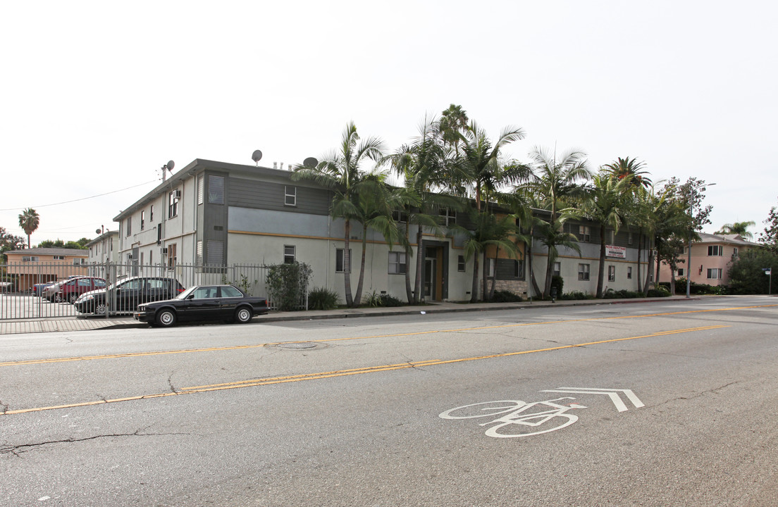 5166-5182 Franklin Ave in Los Angeles, CA - Foto de edificio