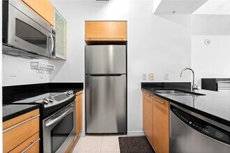 950 Brickell Bay Dr, Unit 501 in Miami, FL - Building Photo - Building Photo
