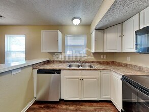 6031 Draycott Dr in Indianapolis, IN - Building Photo - Building Photo