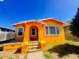 1724 96th Ave in Oakland, CA - Building Photo