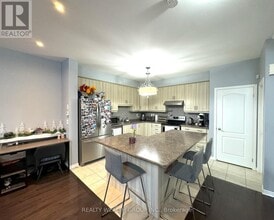 26 Larson Peak Rd in Caledon, ON - Building Photo - Building Photo