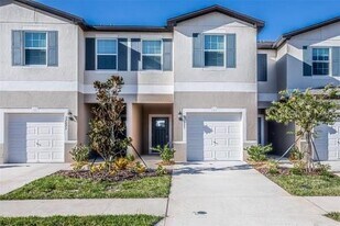 32025 Powderpuff Mimosa Dr in San Antonio, FL - Building Photo