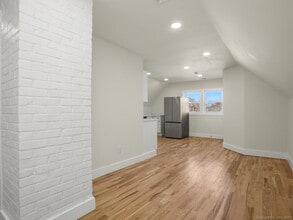 101 Noble Ave in Milford, CT - Building Photo - Building Photo