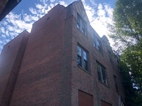 360 Laurel St in Hartford, CT - Foto de edificio - Building Photo