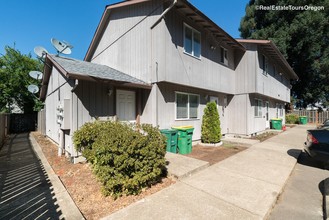 3715 19th Ave in Forest Grove, OR - Building Photo - Building Photo