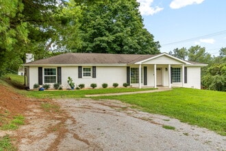 370 Rossview Rd in Clarksville, TN - Building Photo - Building Photo