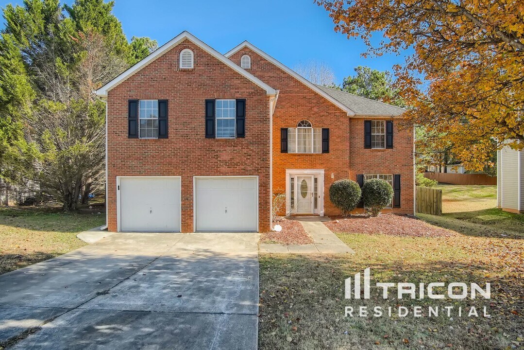 12242 Molly Sue Ln in Fayetteville, GA - Building Photo