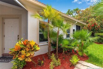 6797 SE Warwick Ln in Stuart, FL - Building Photo - Building Photo