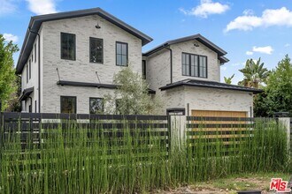 4740 Sunnyslope Ave in Los Angeles, CA - Building Photo - Building Photo