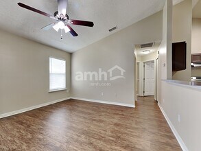 1757 Chandelier Cir E in Jacksonville, FL - Building Photo - Building Photo