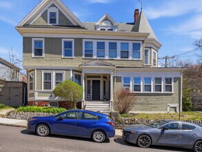 3 Monmouth St in Somerville, MA - Building Photo - Building Photo