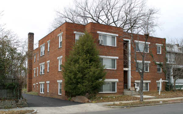 321 18th St NE in Washington, DC - Building Photo