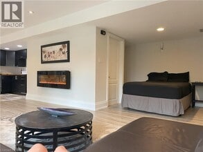 914 Best Cir in Newmarket, ON - Building Photo - Building Photo