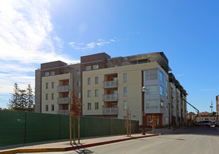 Mural in Oakland, CA - Building Photo - Primary Photo