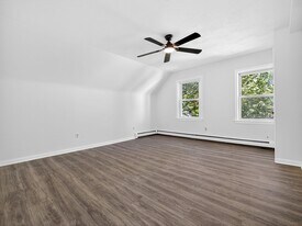 425 Medford St, Unit 3 in Somerville, MA - Building Photo