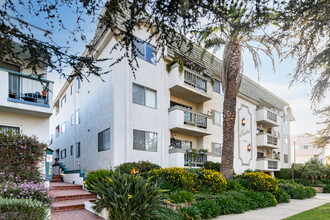 Toulon in Santa Monica, CA - Foto de edificio - Primary Photo